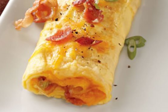 Omelette recipes . Bacon-Cheddar Omelettes
