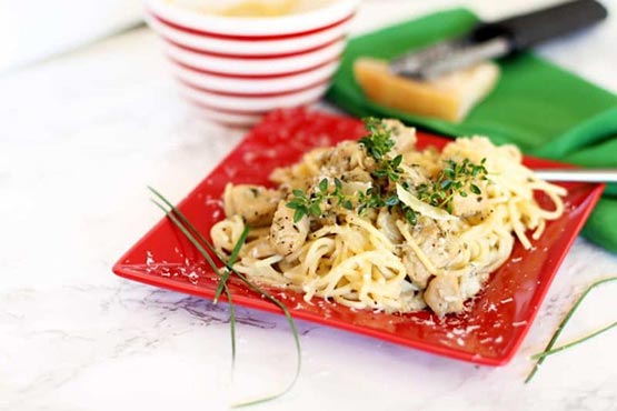 Garlic chicken pasta recipes . Garlic Basil Chicken Pasta with Alfredo Sauce