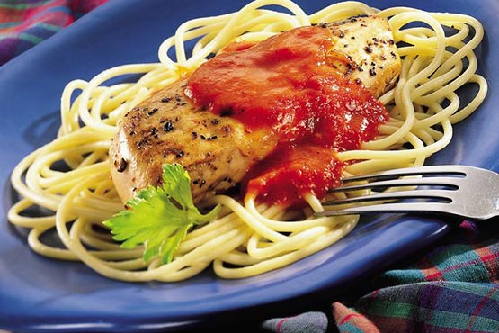 Garlic chicken pasta recipes . Garlic Chicken Pasta with Roasted Red Pepper Cream Sauce