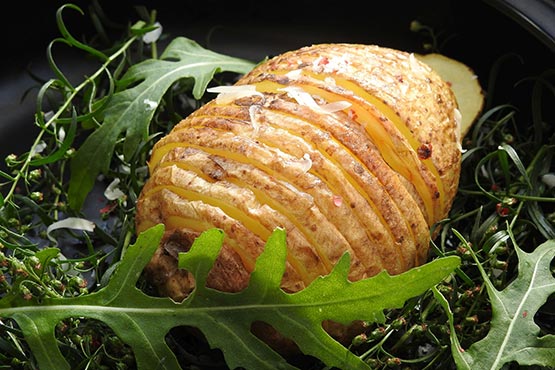 Hasselback potatoes recipes. Easy and delicious.