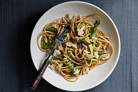 Recipes with asparagus . Fettuccine With Crab and Asparagus