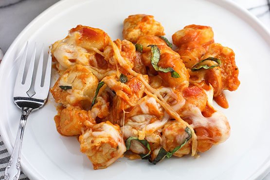 Recipes with gnocchi . Chicken Parmesan Gnocchi Skillet