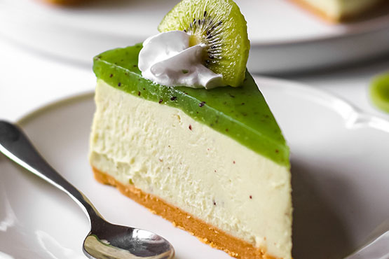 Vegan No-Bake Kiwi Cheesecake