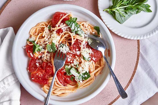 Winter comfort food recipes . Linguini with slow-roasted tomatoes