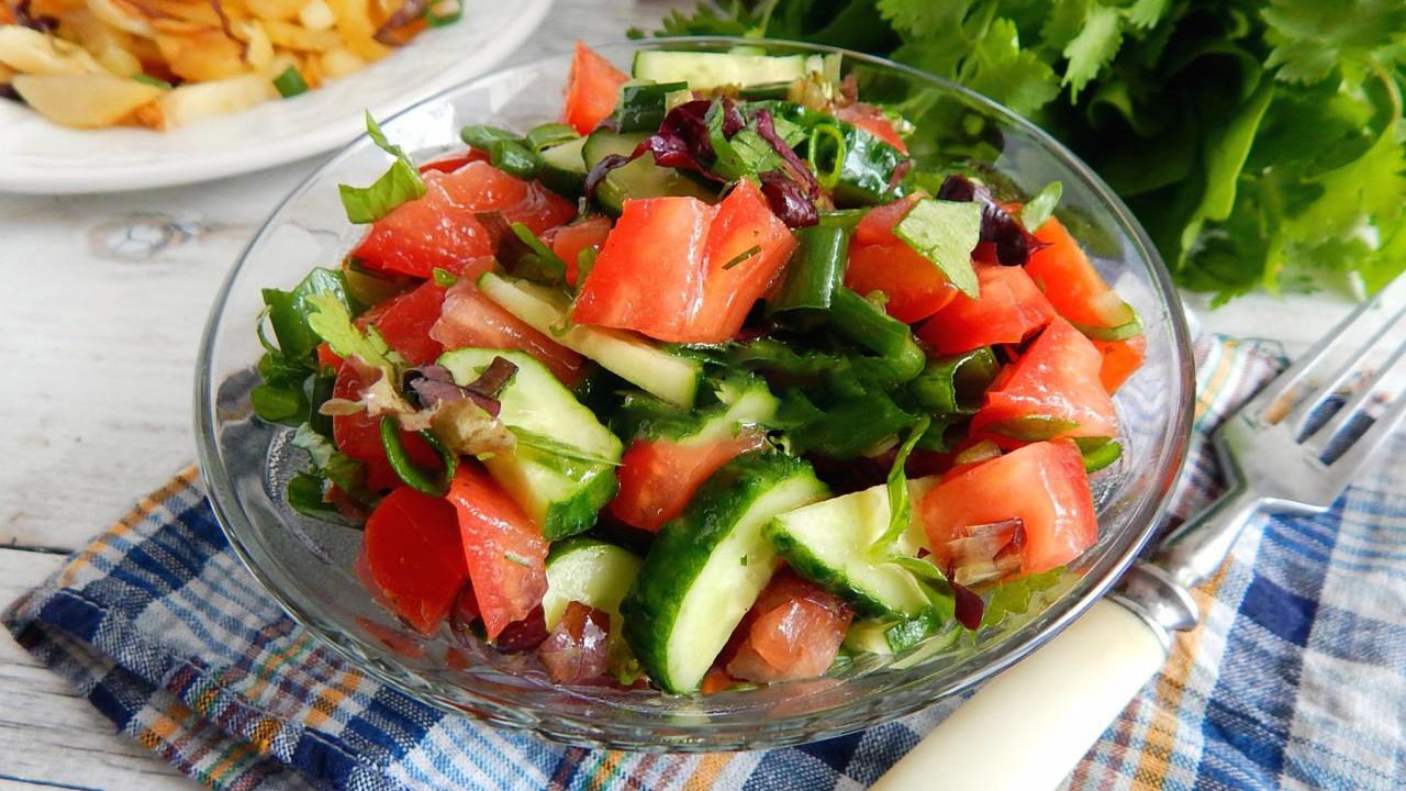 Easy Tomato Cucumber Salad Recipe