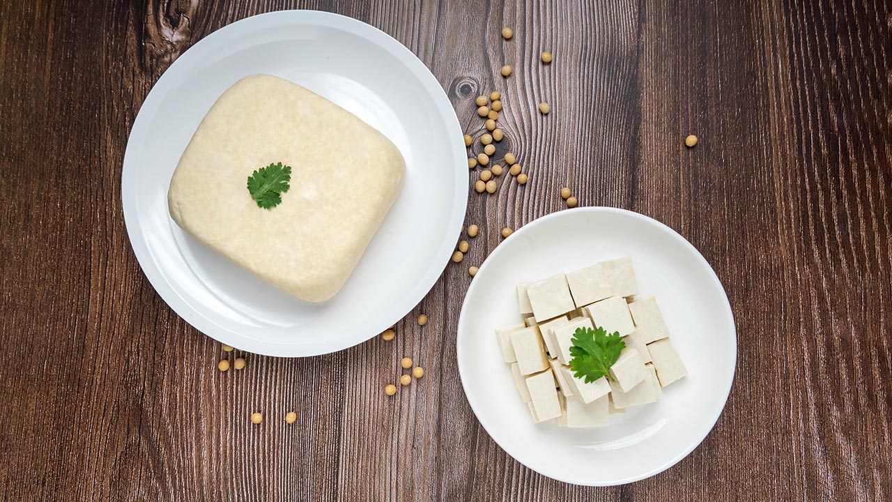 Making Tofu Just as You Would Buy From the Store