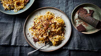 Linguine with gorgonzola, pecans, thyme and chocolate