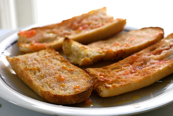 pan con tomate – Best Thing to do with Bread